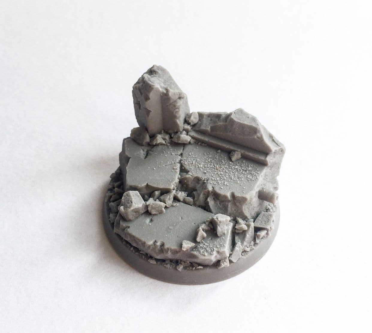 50mm Round Urban Rubble Resin Bases - City Road Concrete Effect For Miniatures